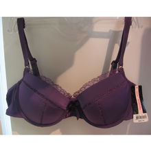 紫色花邊文胸 芬狄詩內衣專賣百大CBD店，打造精致舒適的女性穿搭